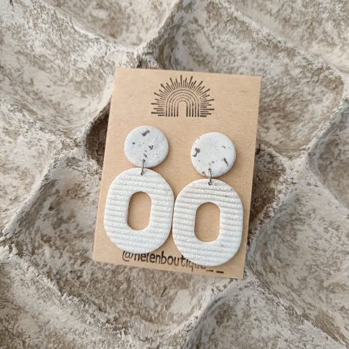 گوشواره دست ساز مینیمال سفید کد 187